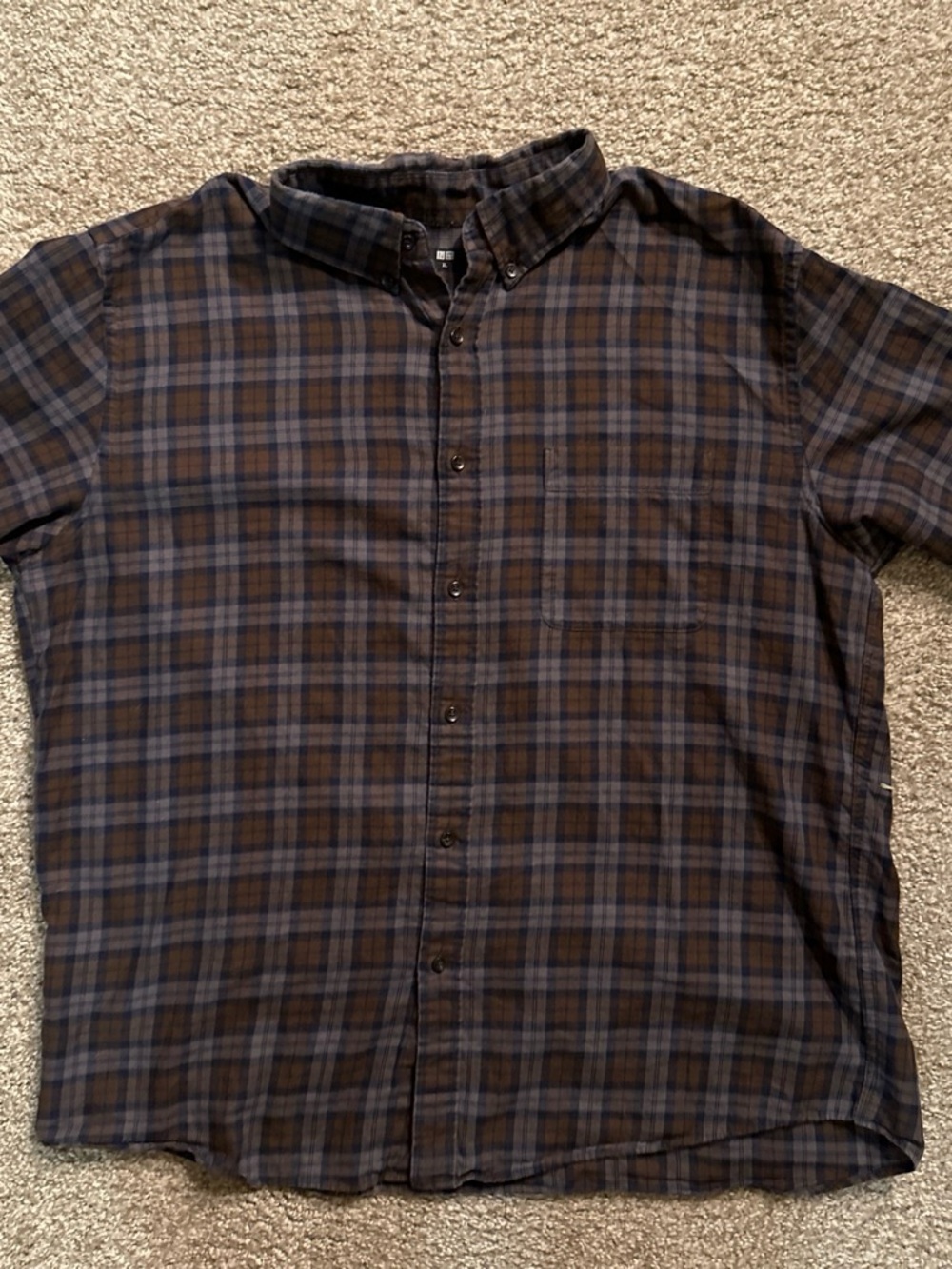 Uniqlo Men's Plaid Button-Down Shirt - Brown & Blue